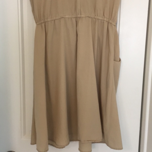 Dress - Picture 7 of 8